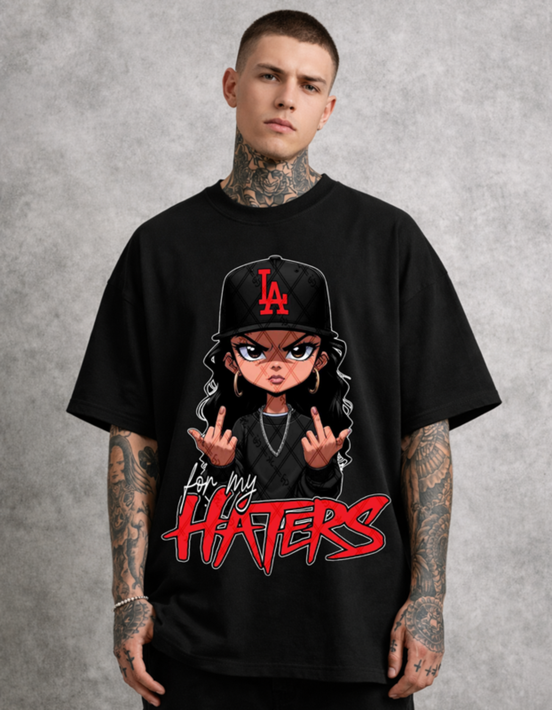 Oversized - Тениска с визуален център