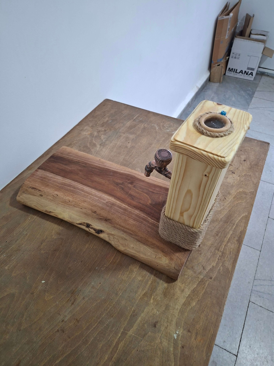 Дървен диспенсър за ракия с чешмичка – 2