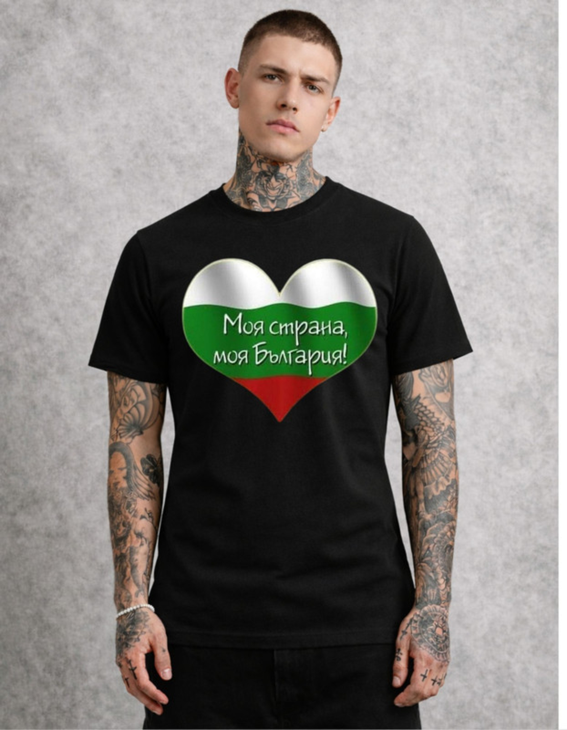 Тениска с дизайнерска графична линия