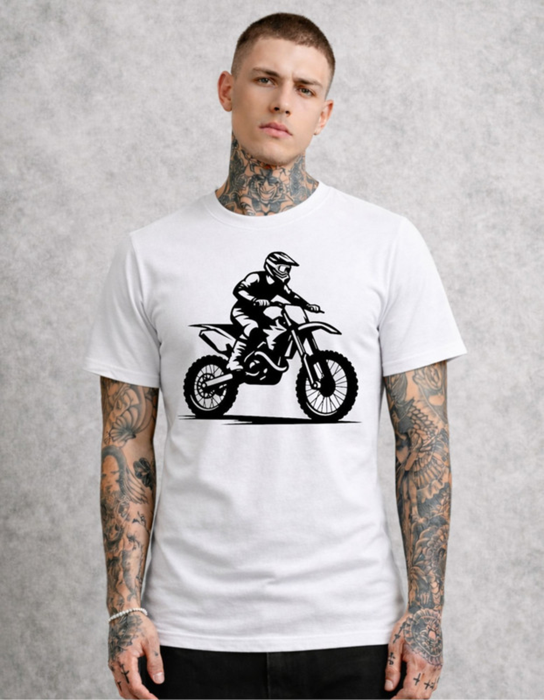 Тениска с изразителен принт