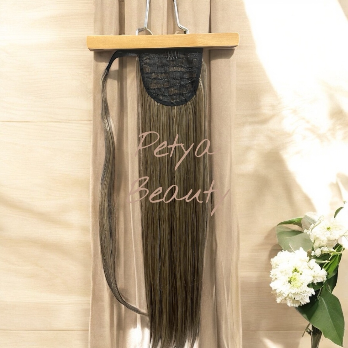 Опашка с лента/кичур - Светло кафяво с руси кичури