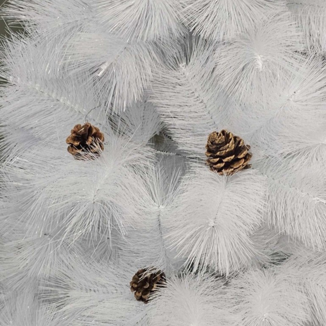 Коледна Снежно бяла елха с шишарки ТОП ПРЕДЛОЖЕНИЕ