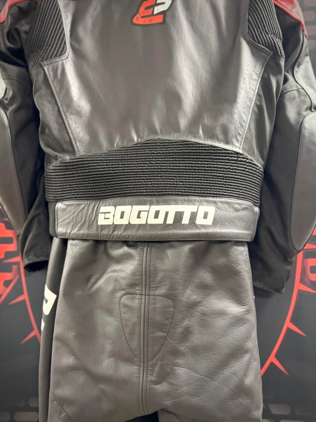 Кожен мото екип Bogotto Losail номер 56-2XL на две части