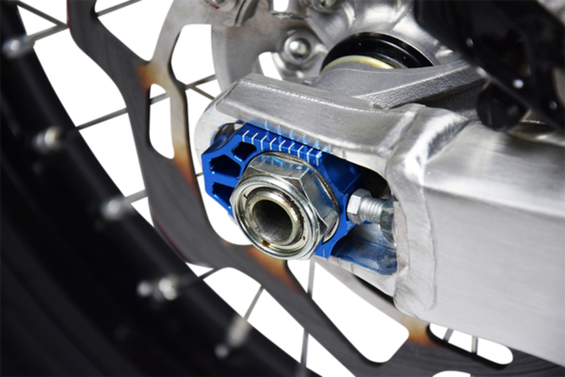 Блок втулка за задна ос SCAR на KAWASAKI/SUZUKI BLUE