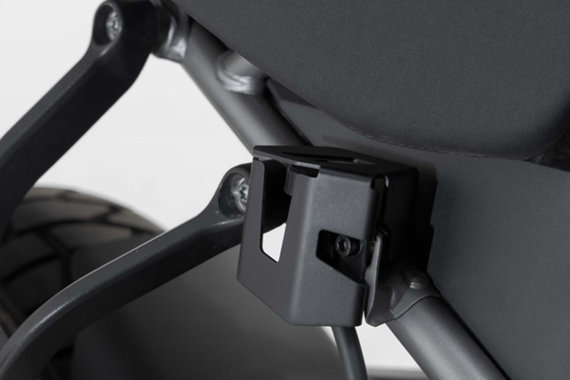 Протектор спирачна помпа SW-MOTECH BRAKE FLUID RESERVOIR GUA PAN AMERICA 1250 ABS