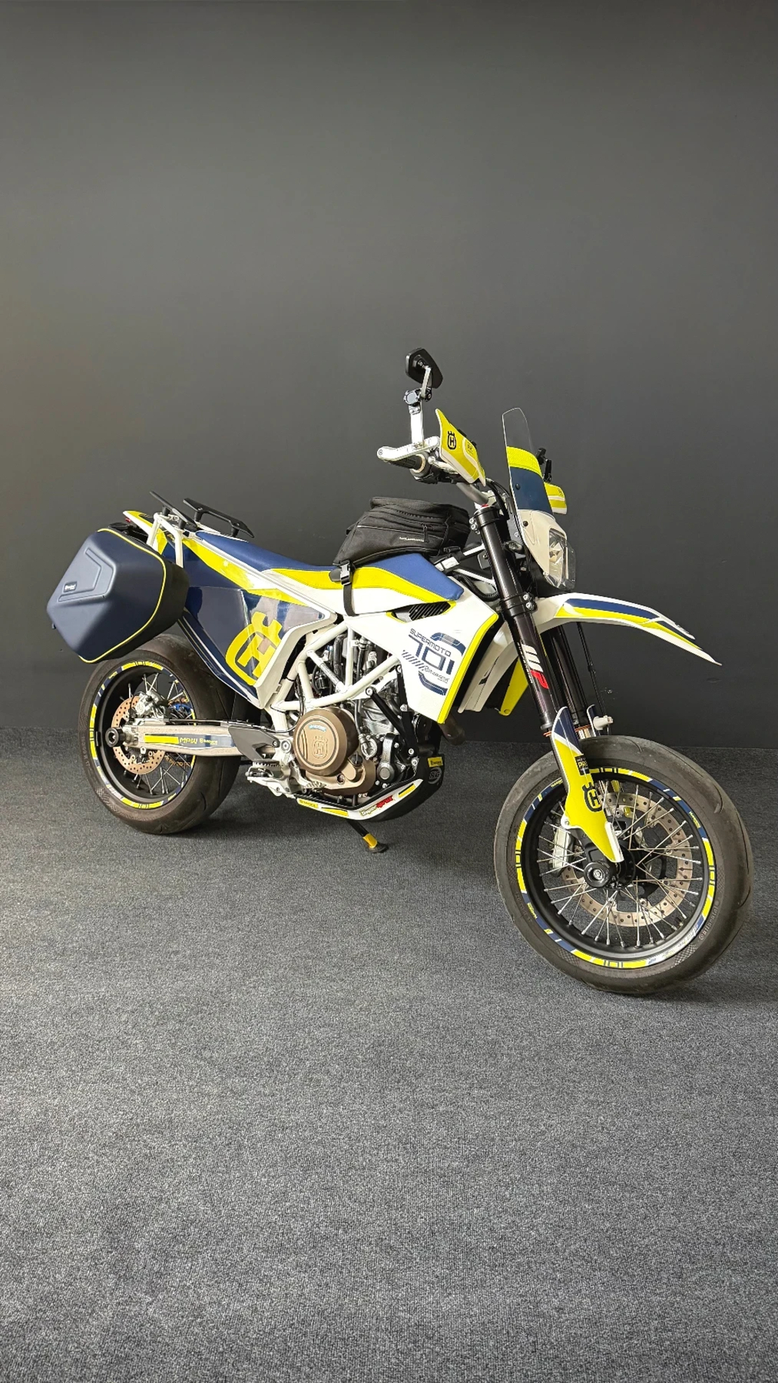 Husqvarna SM Super moto 701 2018г 1,500км