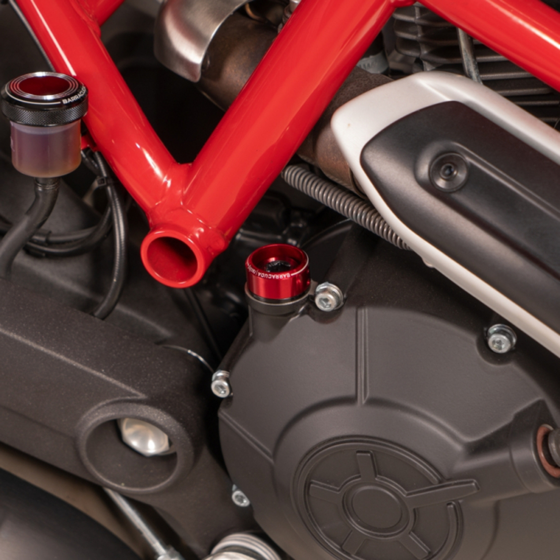 Цветна приставка за ПРОБКА ЗА МАСЛО BARRACUDA Ø28 RED