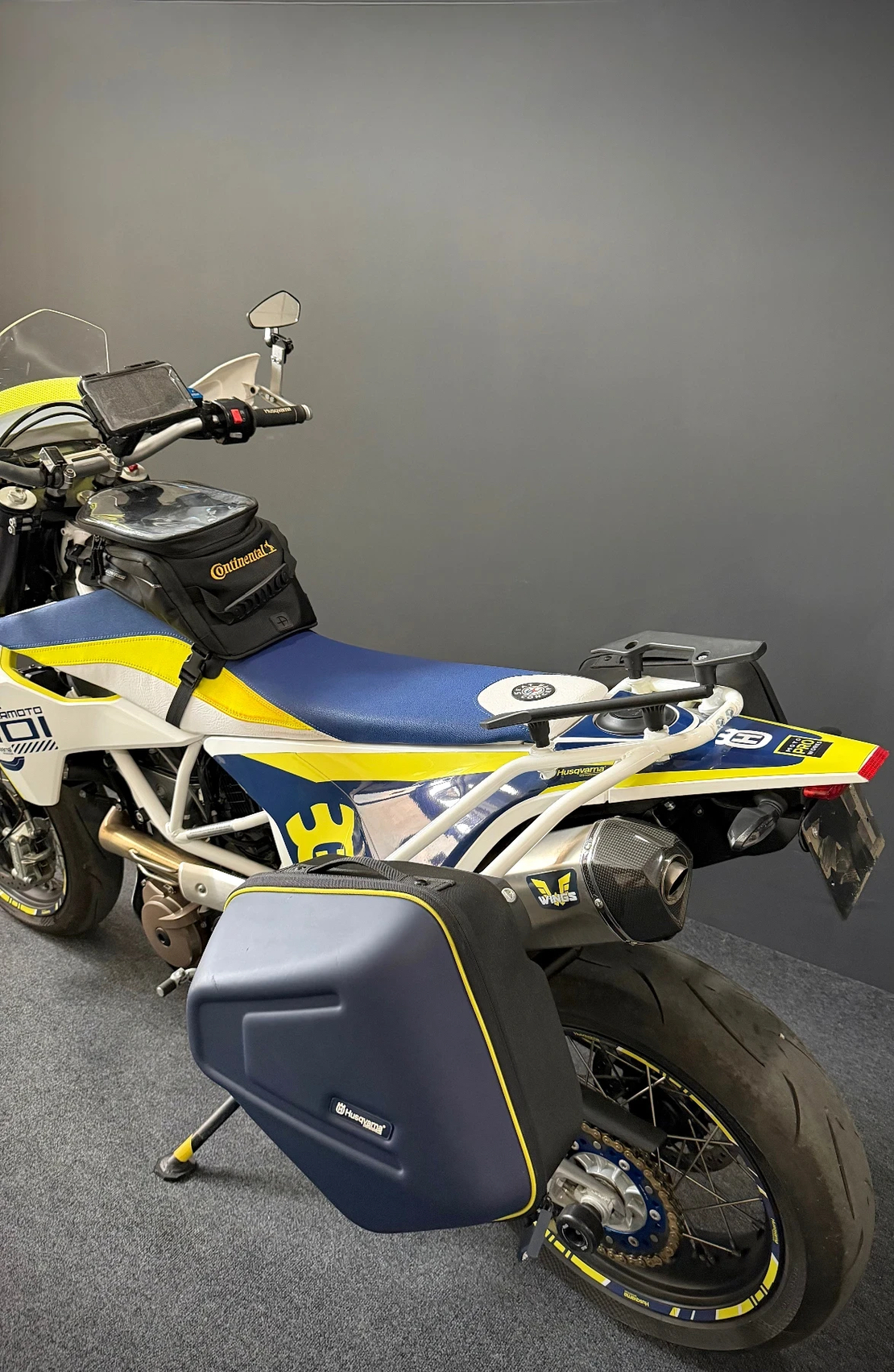 Husqvarna SM Super moto 701 2018г 1,500км