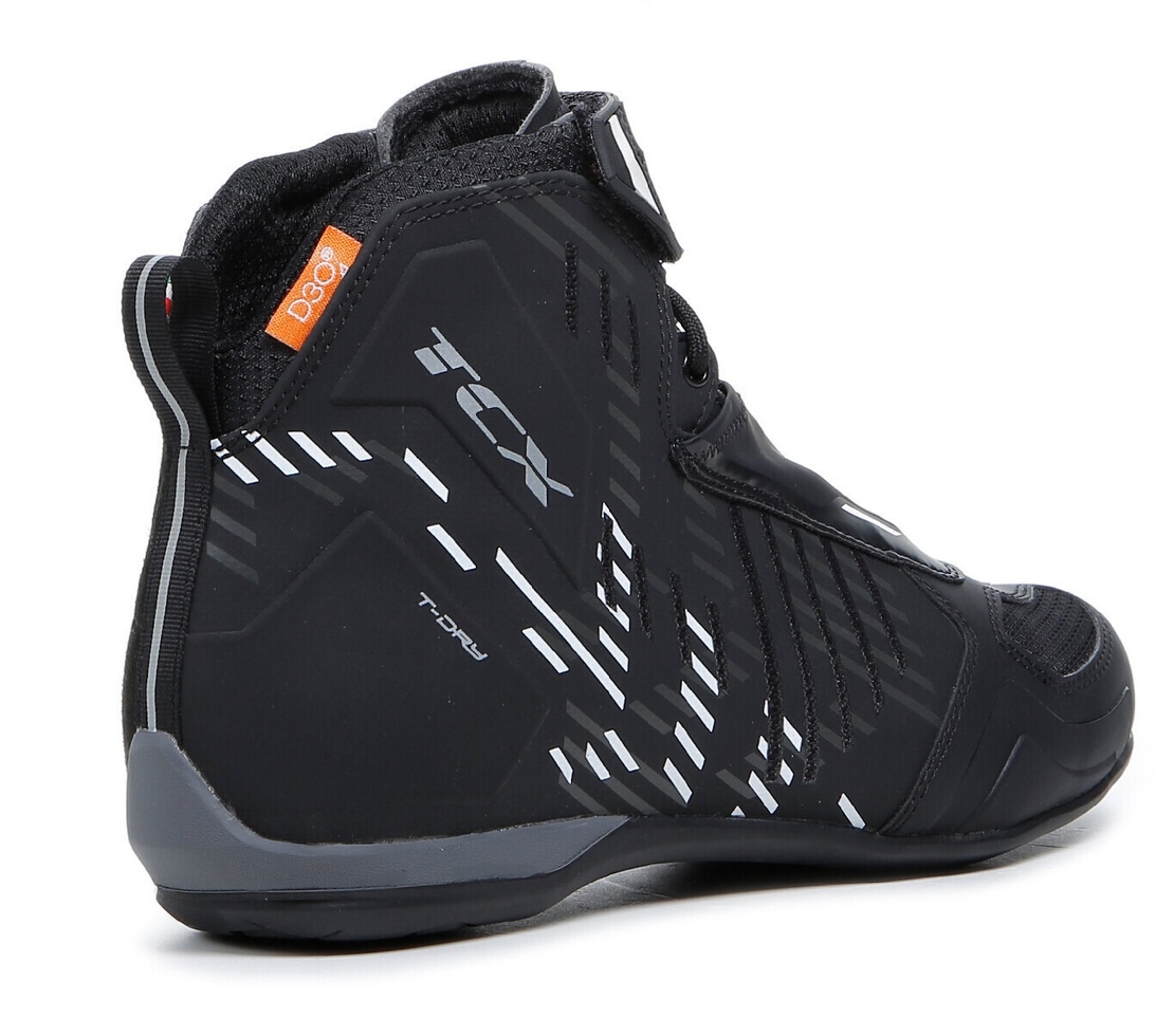 Мото боти TCX RO4D WP BLACK/WHITE