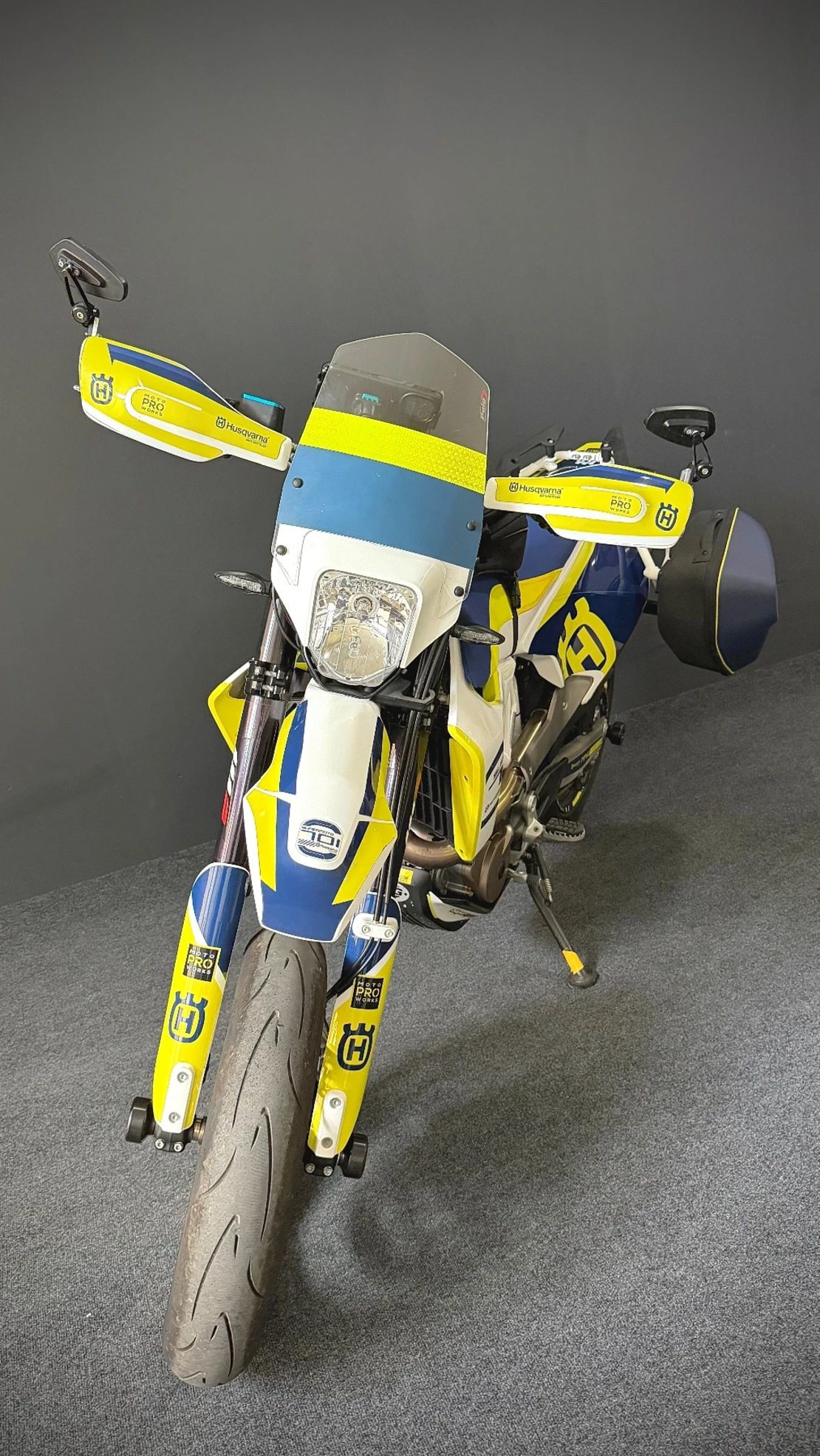 Husqvarna SM Super moto 701 2018г 1,500км