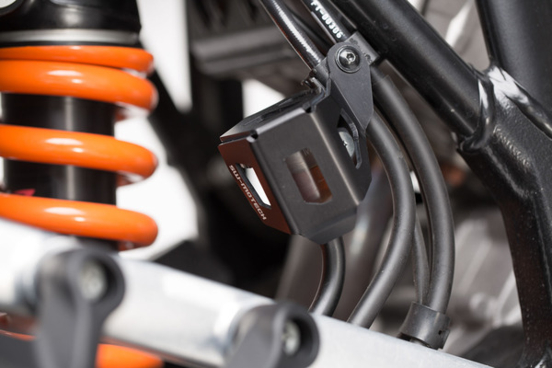 Протектор съд спирачна течност SW-MOTECH BRAKE RESERVOIR GUARD KTM ADVENTURE 1090/1190/1290 S/T