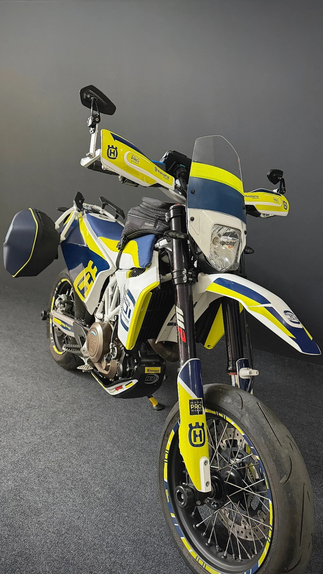 Husqvarna SM Super moto 701 2018г 1,500км