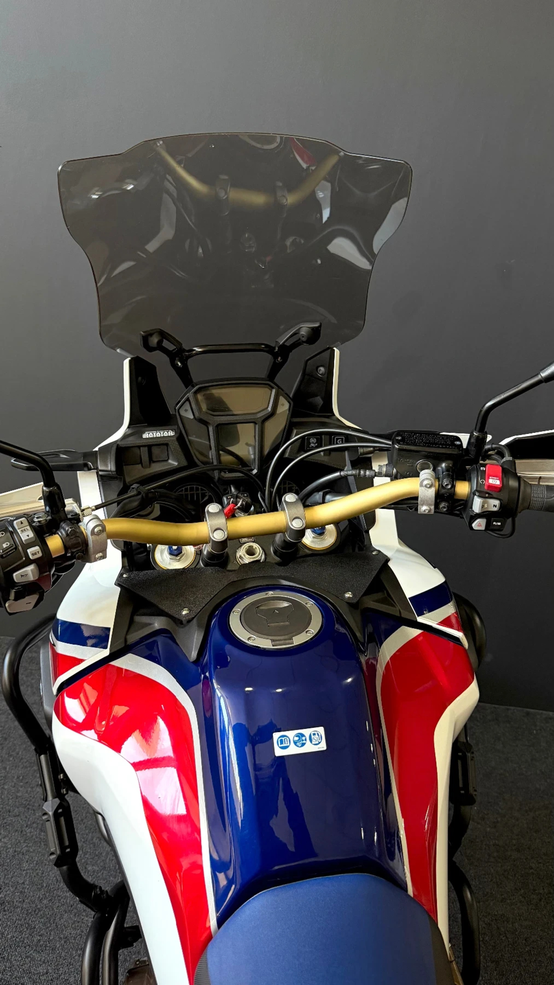 ПРОДАДЕН Honda Crf 1000 Africa Twin DCT 2017 г. 27000км