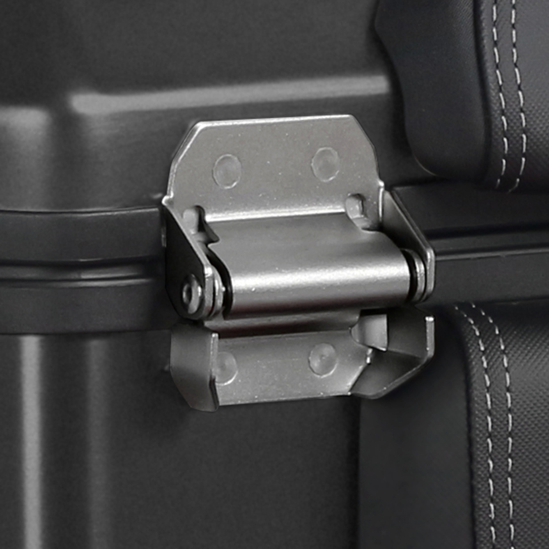 Алуминиев мото куфар SHAD TR37 Черен - 37 литра