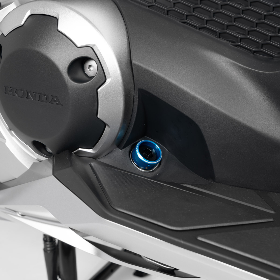 Цветна приставка за ПРОБКА ЗА МАСЛО BARRACUDA Ø28 BLUE