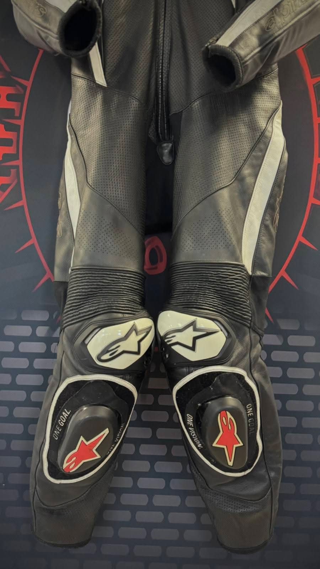 Кожен Мото Екип Alpinestars TECH 1-R номер 50-M Цял