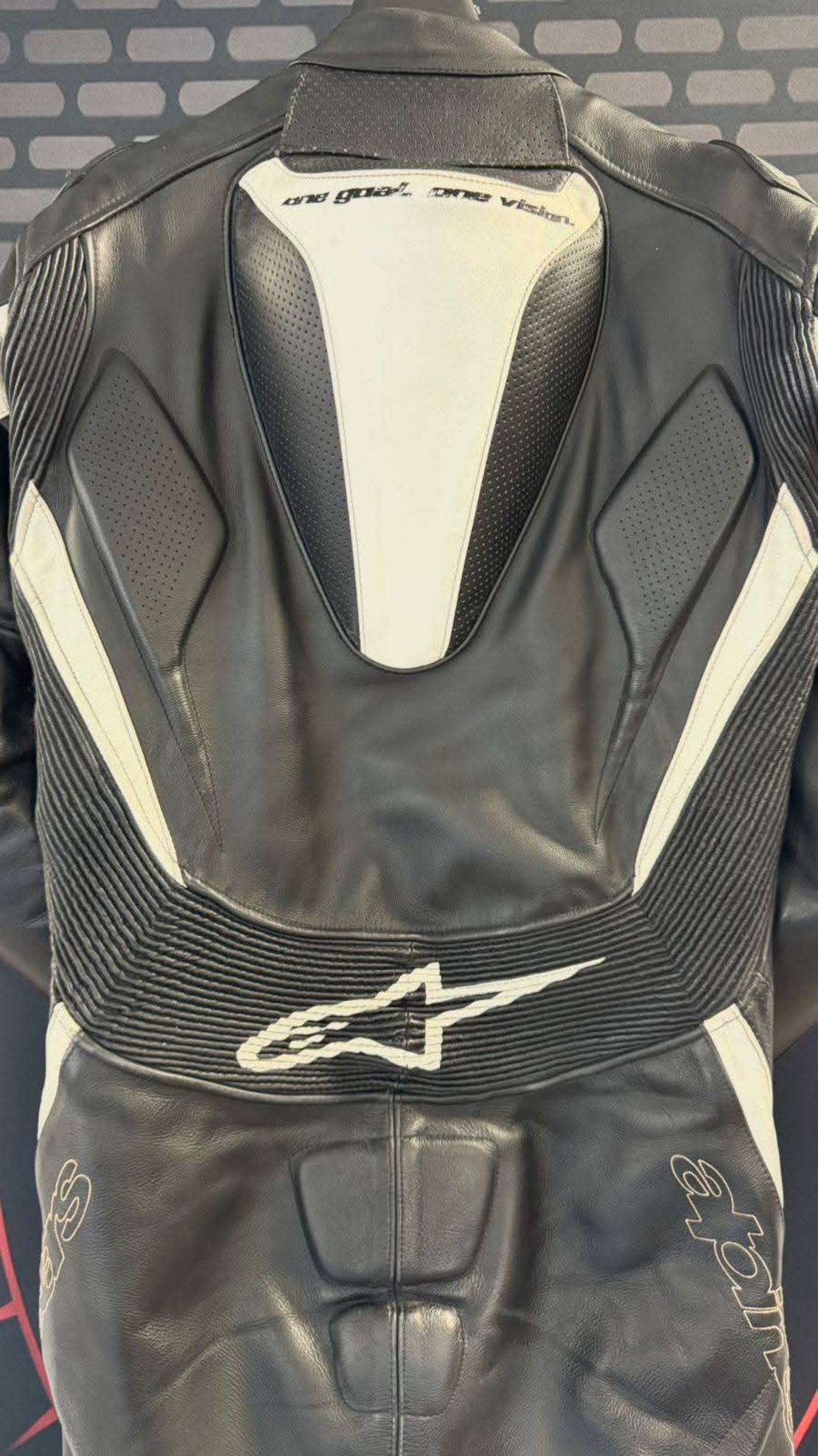 Кожен Мото Екип Alpinestars TECH 1-R номер 50-M Цял
