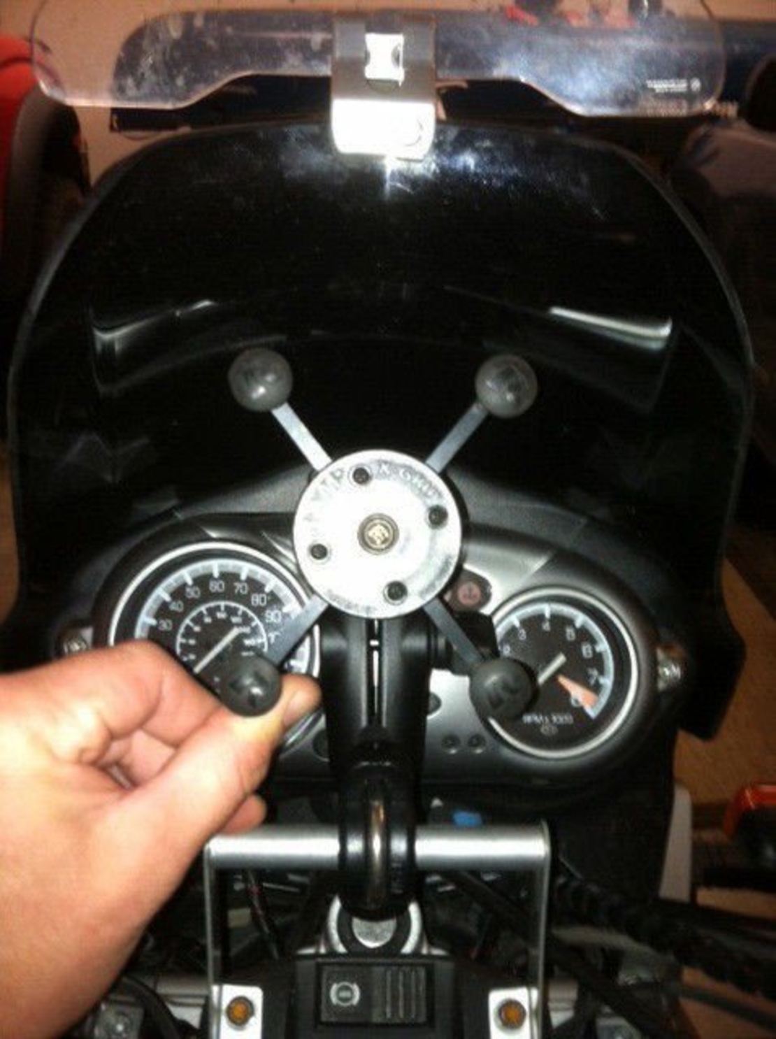 Мото стойка за телефон RAM-MOUNTS X-GRID RAM-B-149Z-UN7U