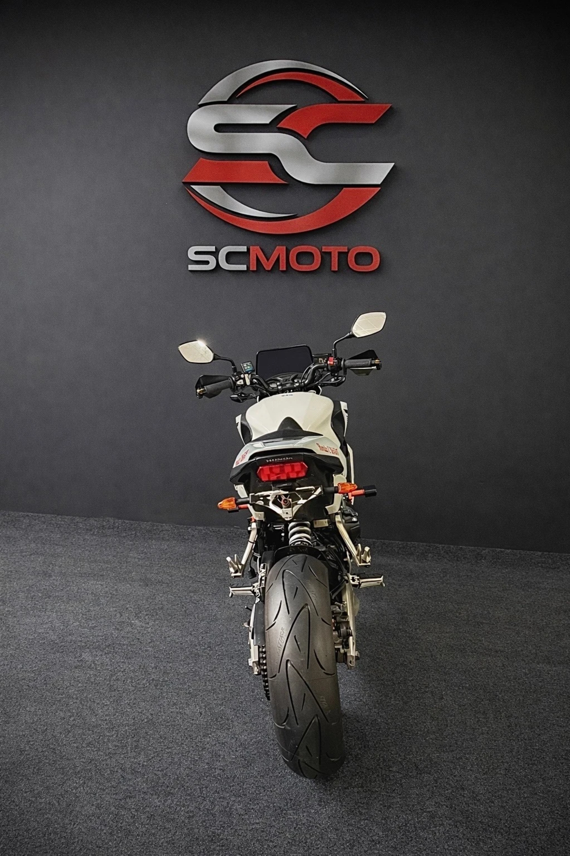 Honda CB 650F 2016 г. 24 000 км Нов внос ABS Нови Гуми