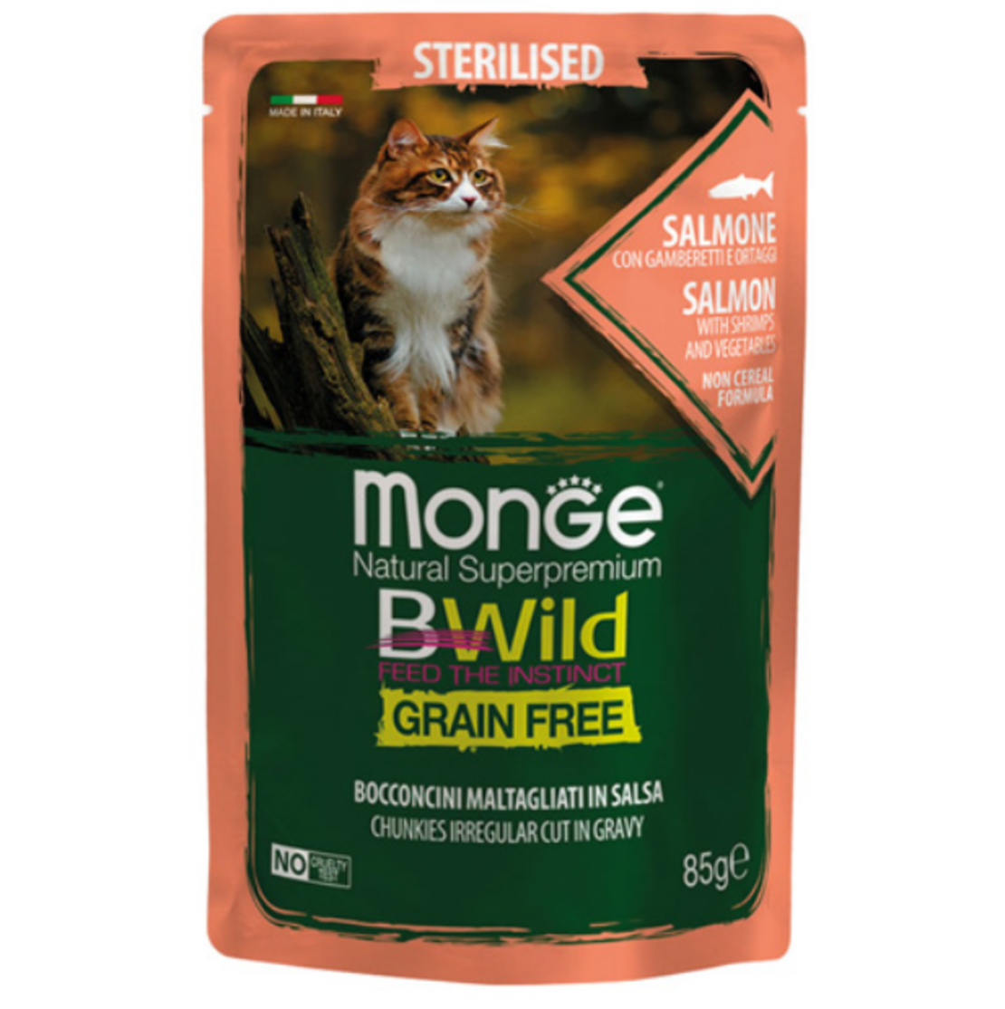 Monge BWILD Grain Free Sterilised със сьомга, скариди и зеленчуци – пауч с хапки в сос, без зърнени храни – за кастрирани котки в зряла възраст, 85 гр