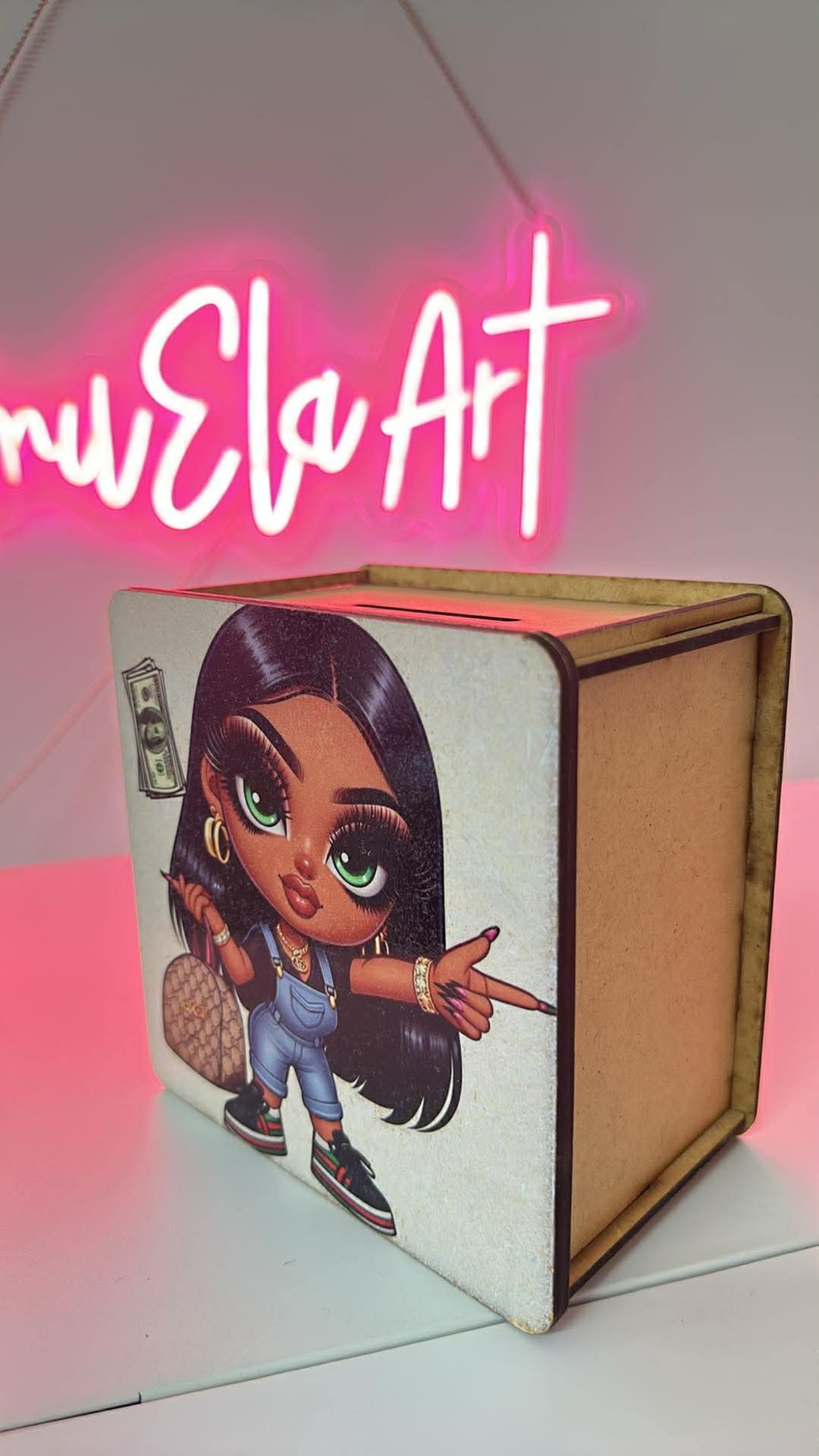 Лукс дървена касичка с цветен UV печат Girl power