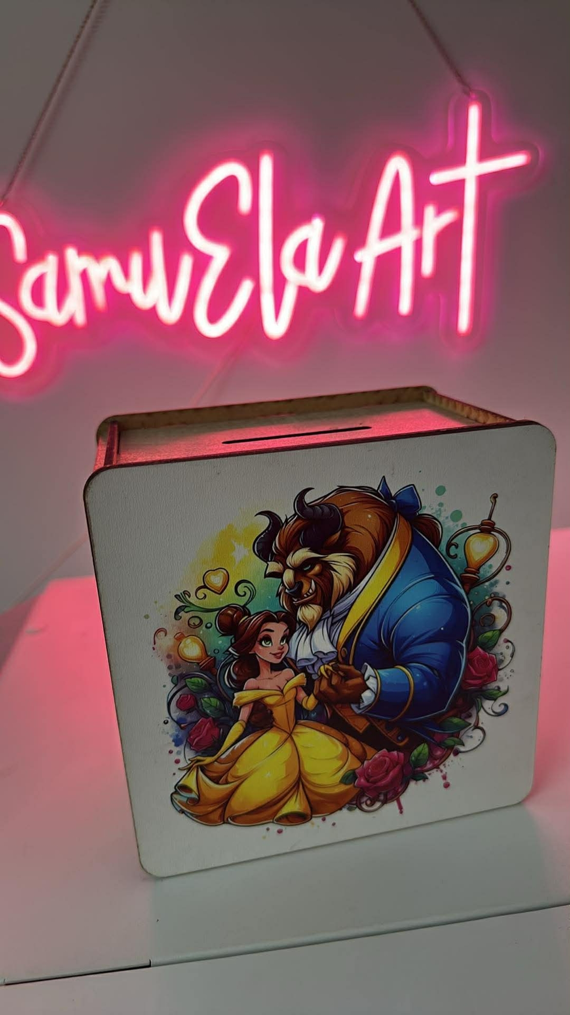 Лукс дървена касичка с цветен UV печат Красавицата и звяра