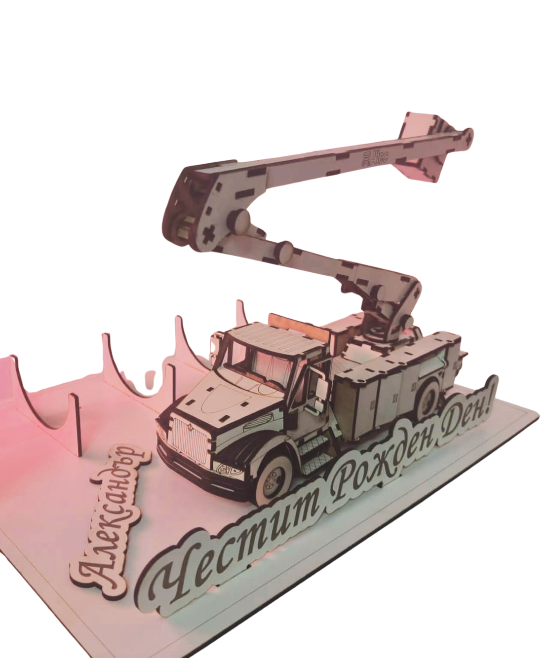 Дървен сувенир – Кран