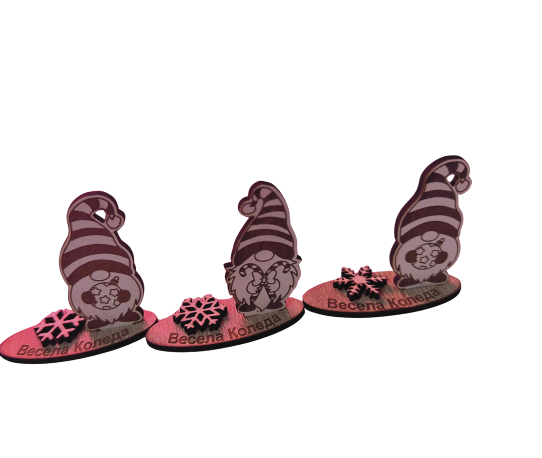 Дървено джудже с табелка и късметче