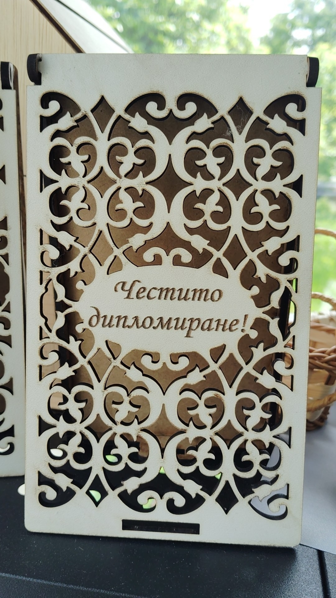 Дървена кутия за пари