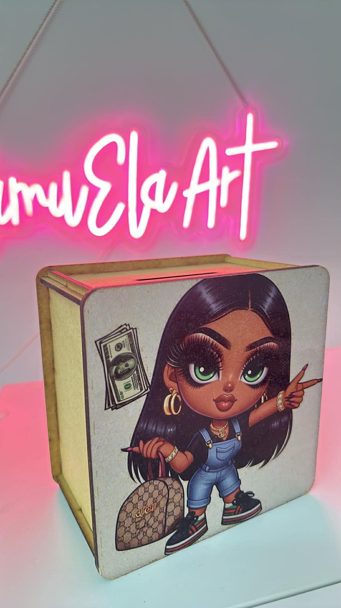 Лукс дървена касичка с цветен UV печат Girl power