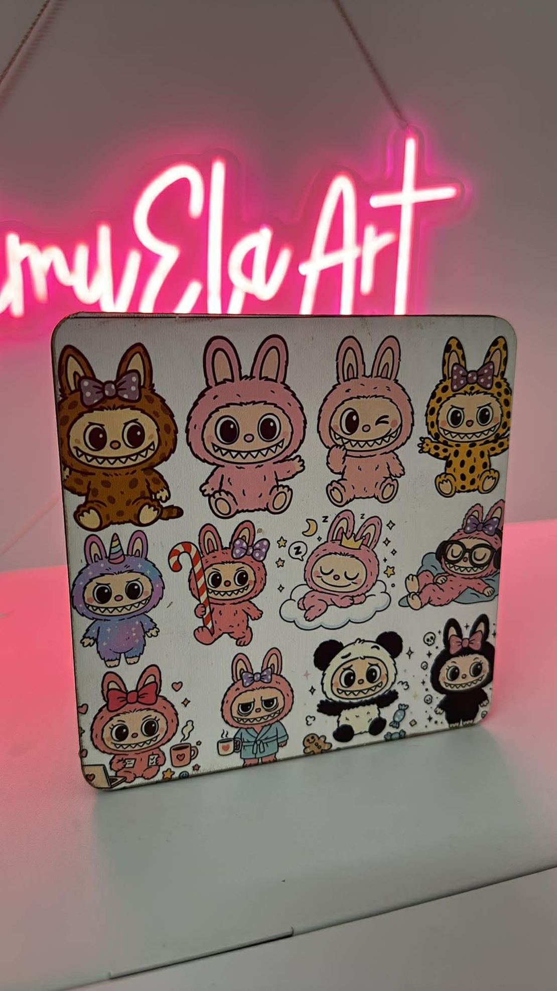 Лукс дървена касичка с цветен UV печат Лабубу