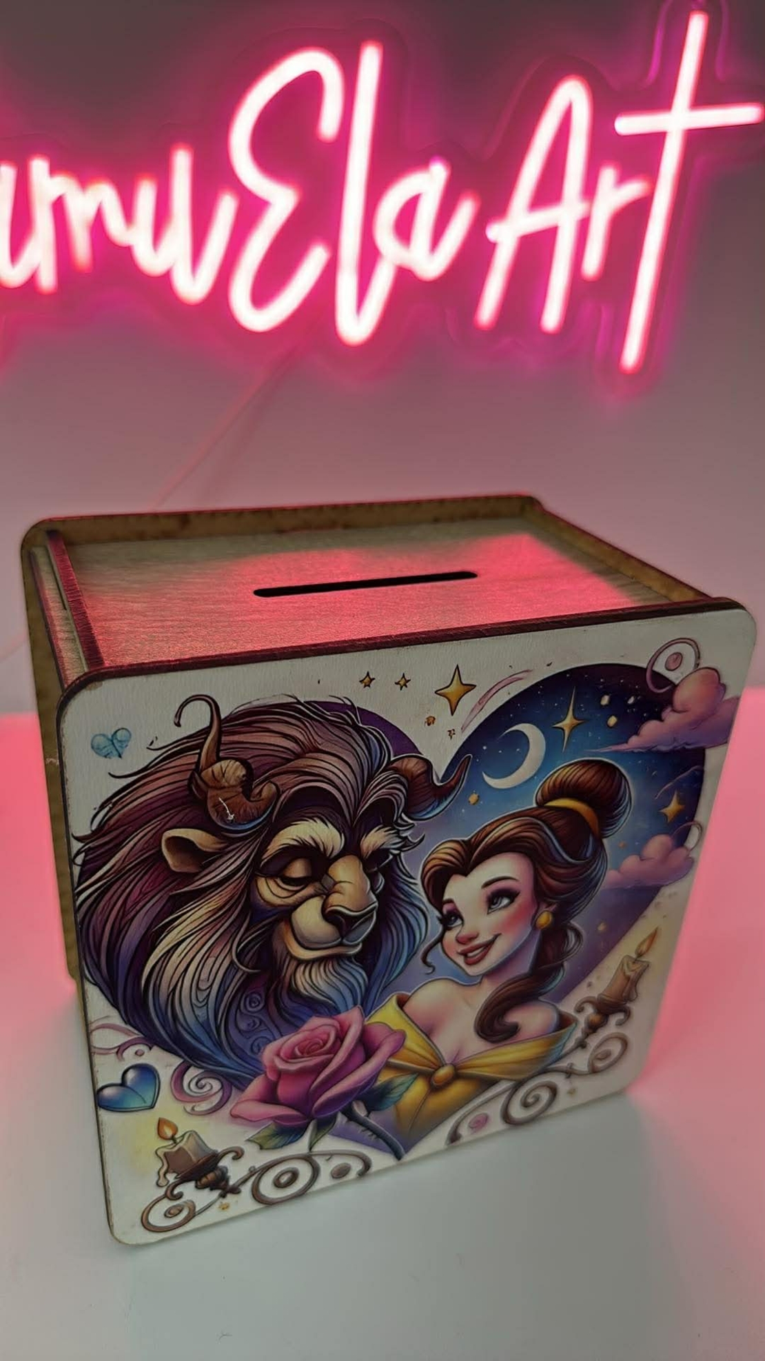 Лукс дървена касичка с цветен UV печат Красавицата и звяра сърце