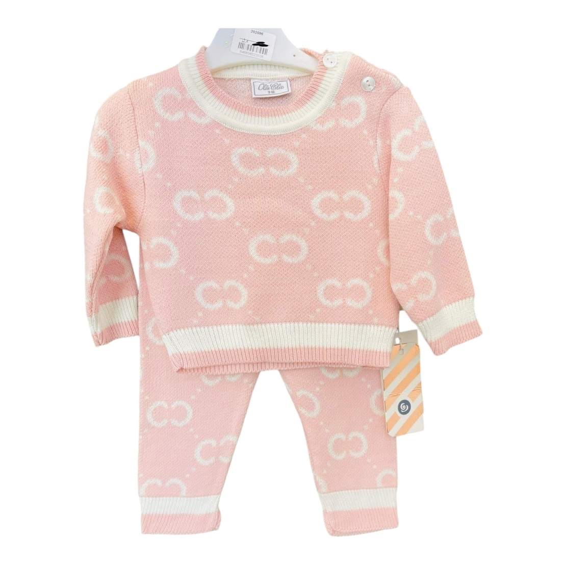 Плетен комплект за момиче в розово – мек и топъл