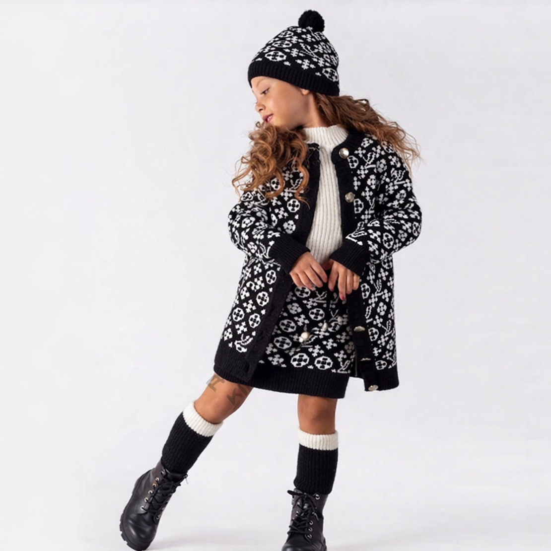 Елегантен детски плетен комплект