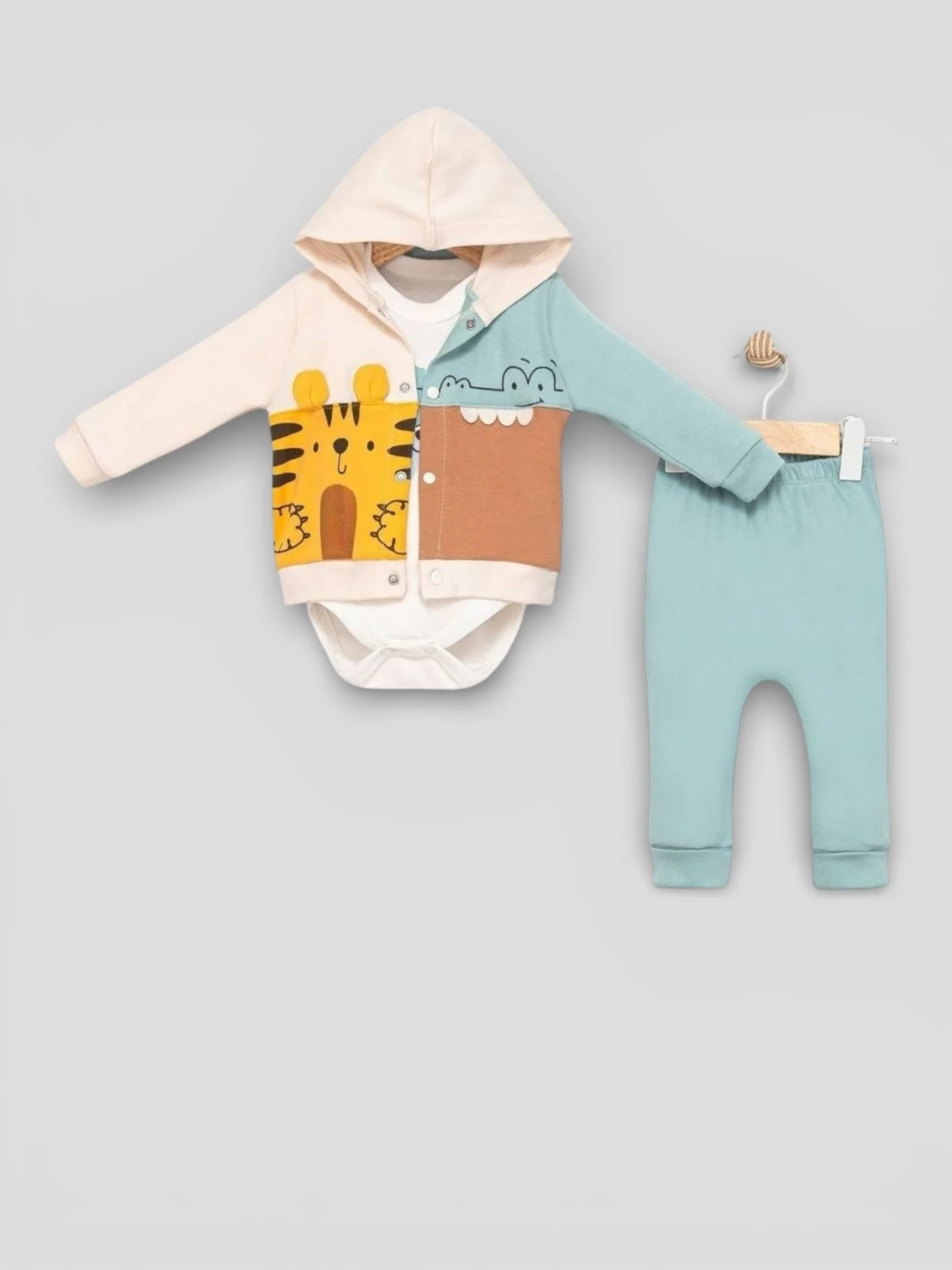 Бебешки комплект 3 части 100% памук – боди, жилетка и панталон
