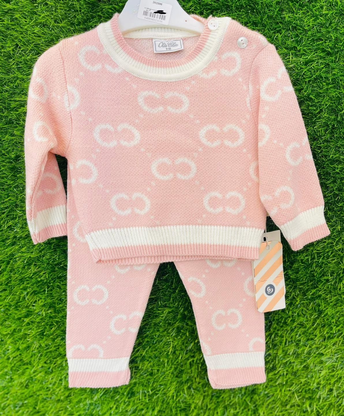 Плетен комплект за момиче в розово – мек и топъл