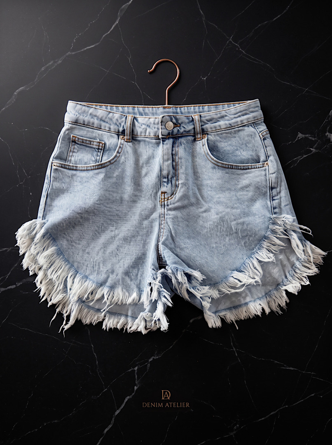 Светлосини дамски дънкови къси панталонки с ресни Sky Denim