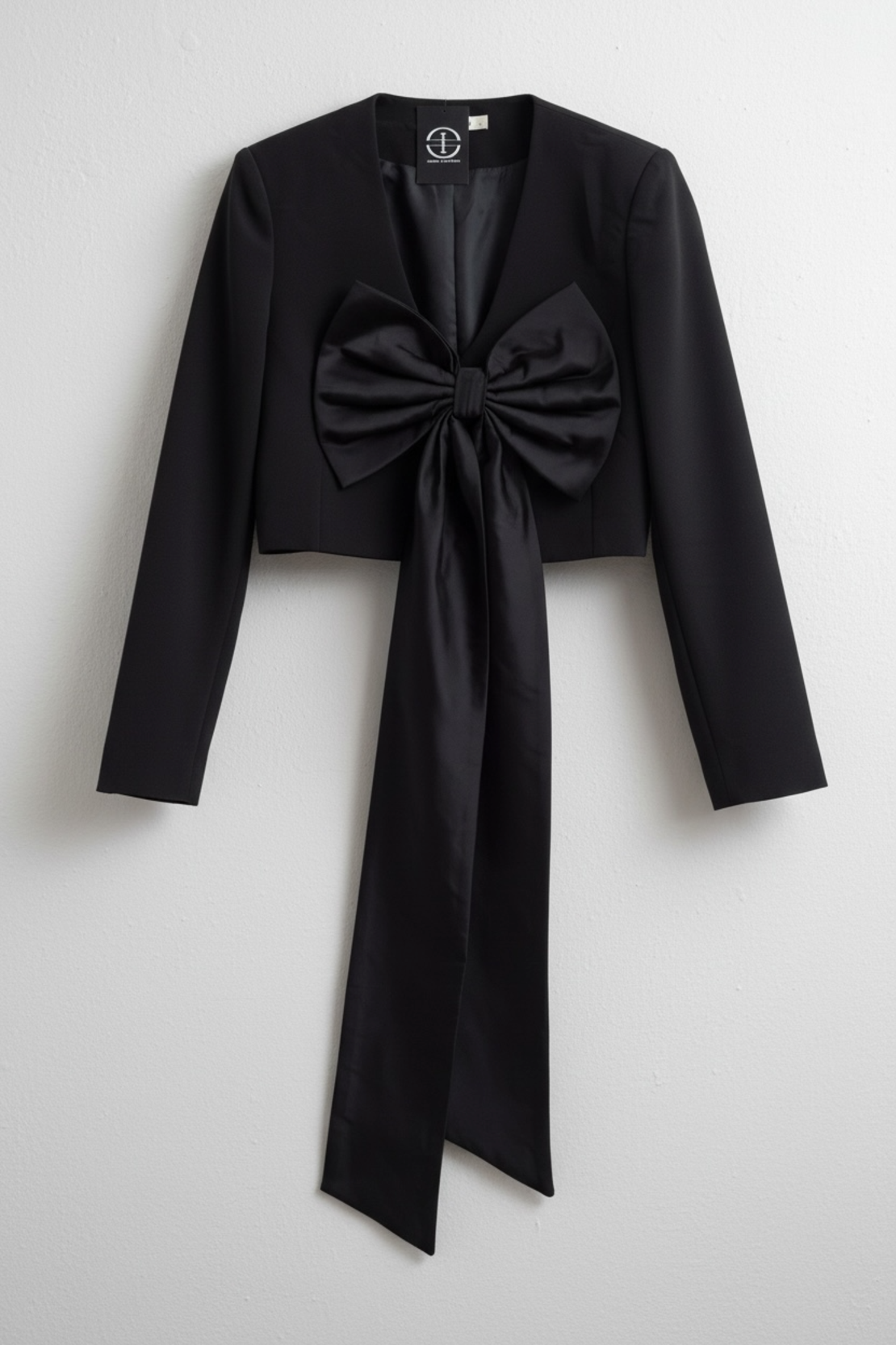 Черна блуза тип късо сако със сатенена панделка Arielle