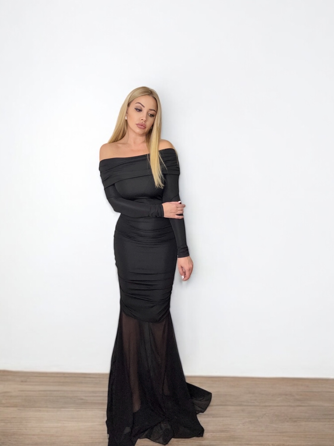 Рокля Black Swan