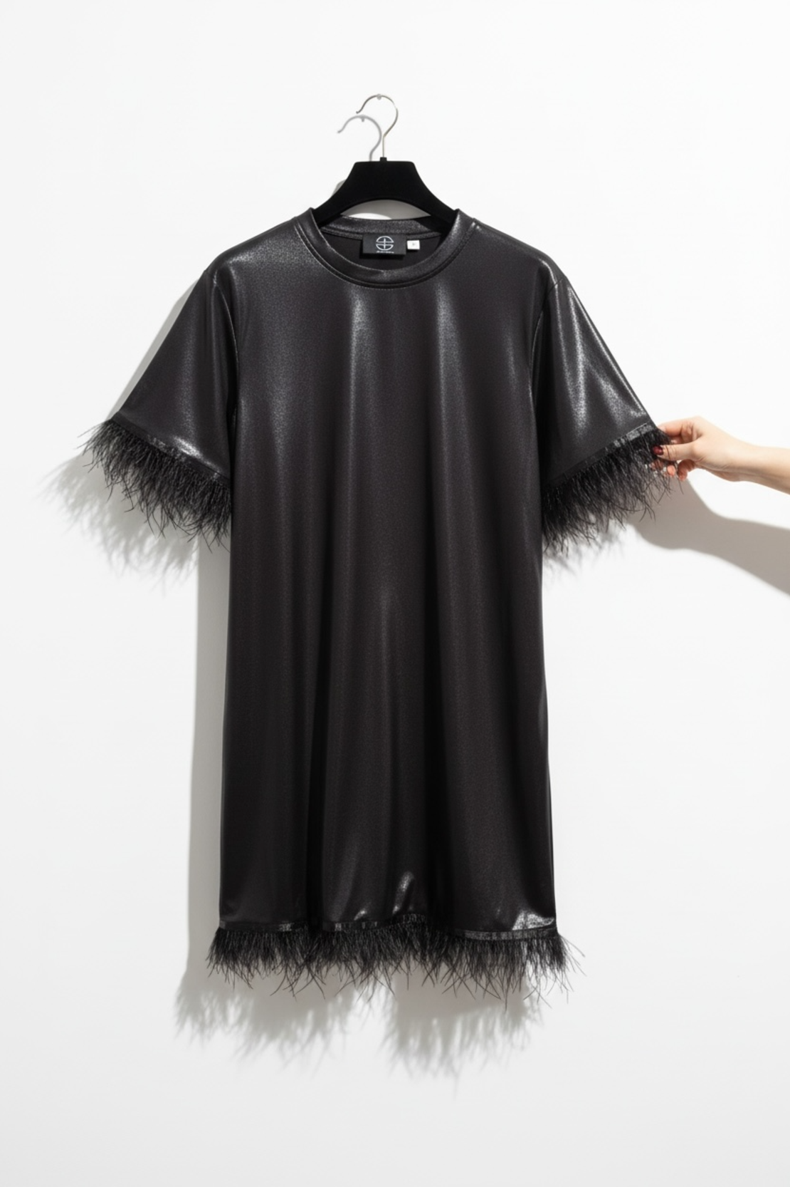 Черна мини рокля с пера DIVA