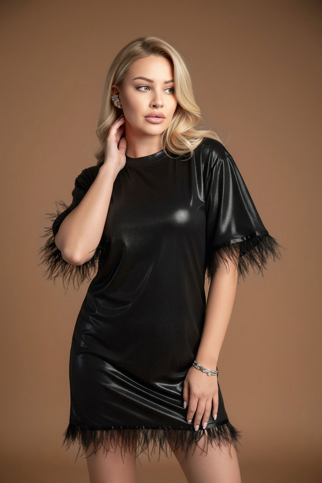 Черна мини рокля с пера DIVA