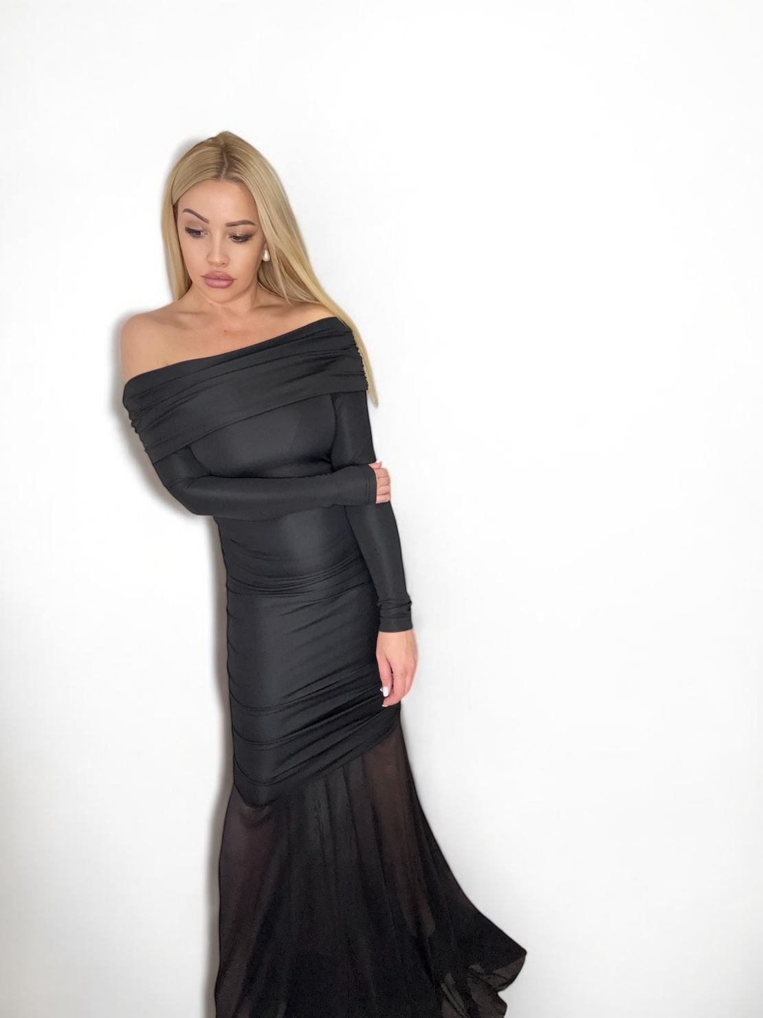 Рокля Black Swan