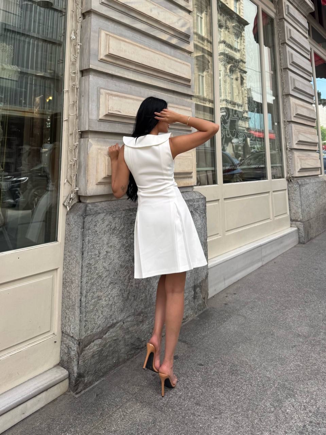 Luxe Dress в бяло