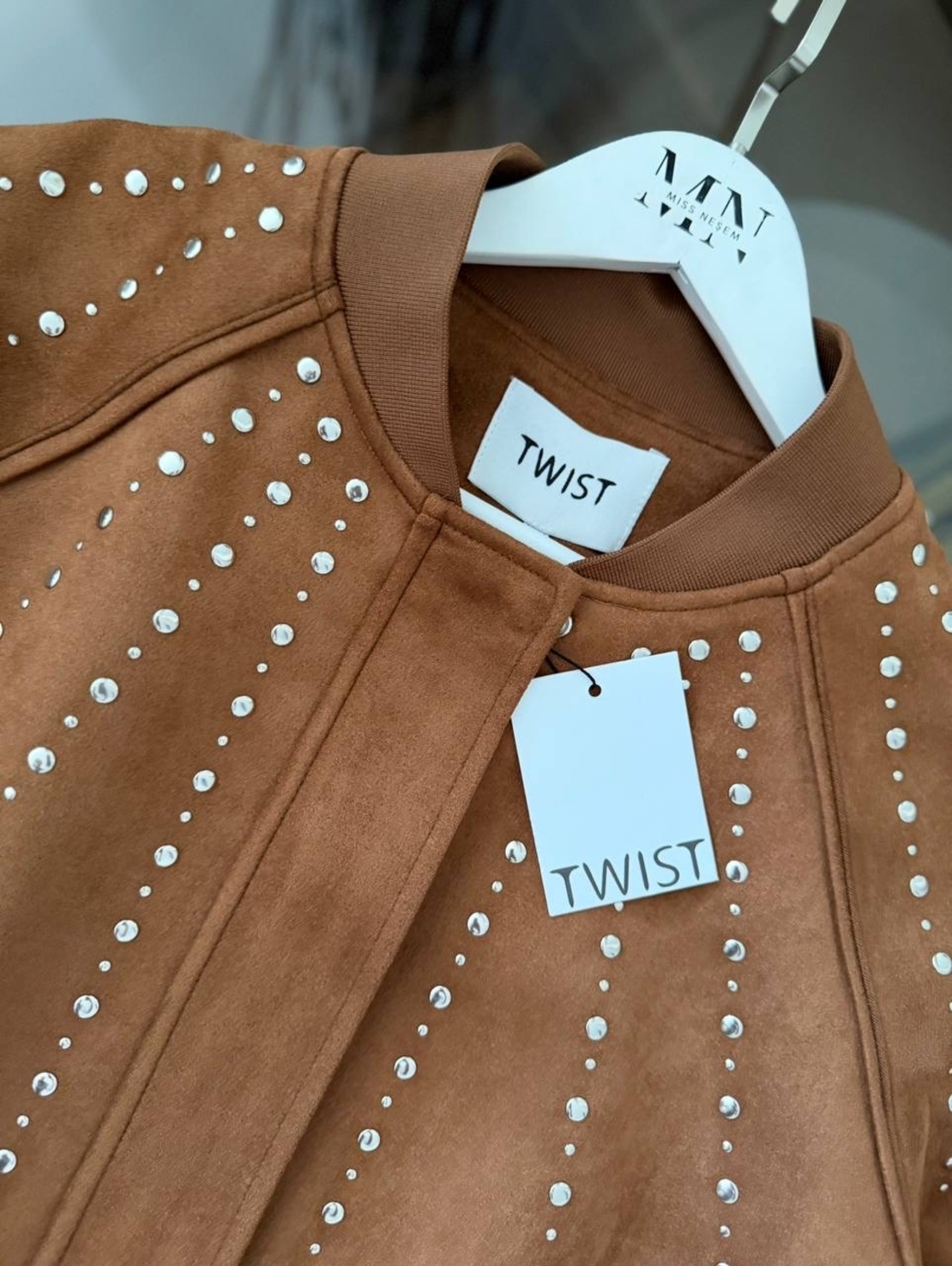 Bomber Chic Brown - яке/бомбър от набук с кабзи