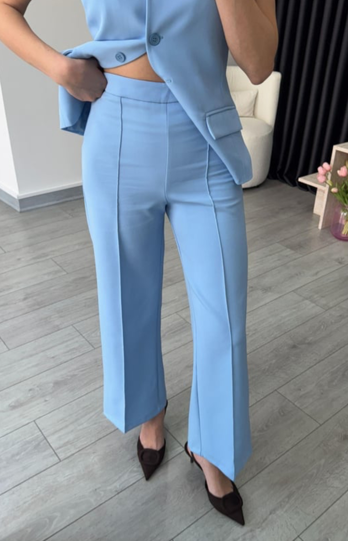 “Back Charm” Blue -  Костюм от елек с гол гръб и широк панталон