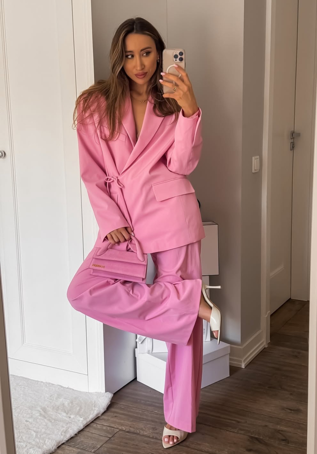 Pink Elegance – Костюм със сако и панталон