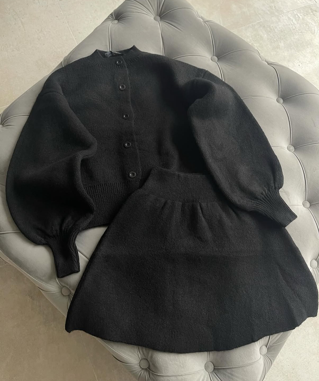 Winter Muse black – плетен комплект жилетка и пола