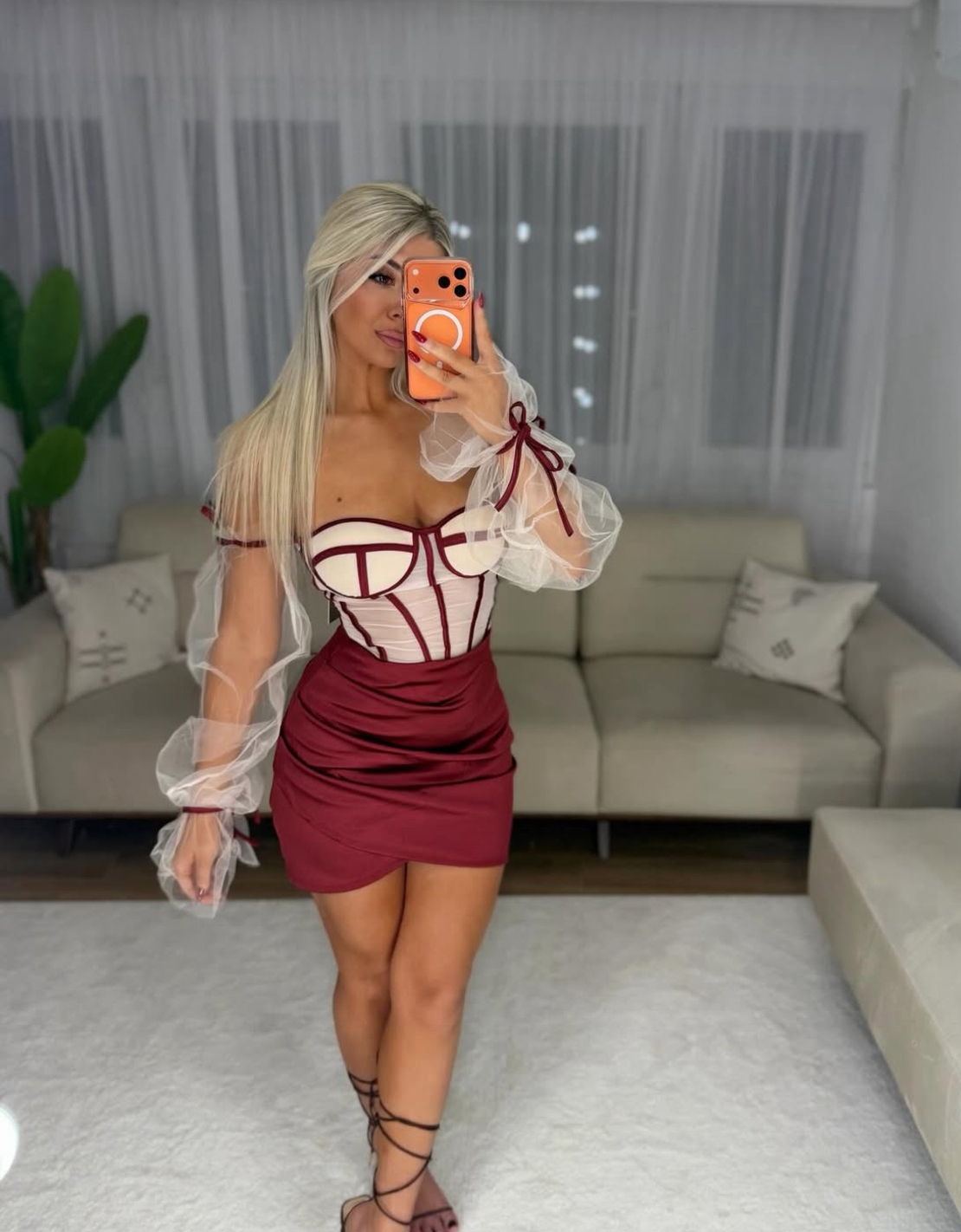 “Tulle Desire” bordo –Сет от бюстие с тюлен ръкав и сатенена пола