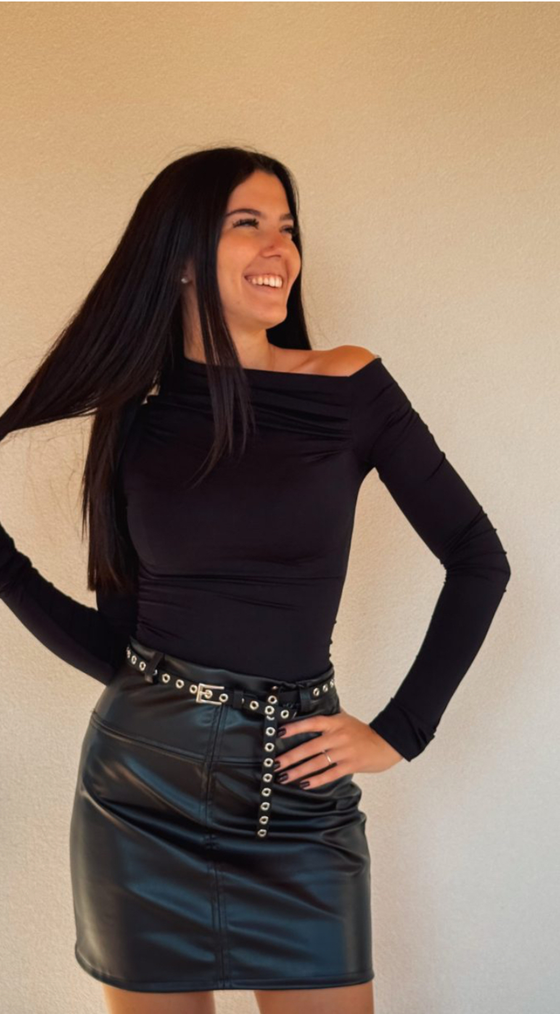 Jet Off-Shoulder Triko Блуза