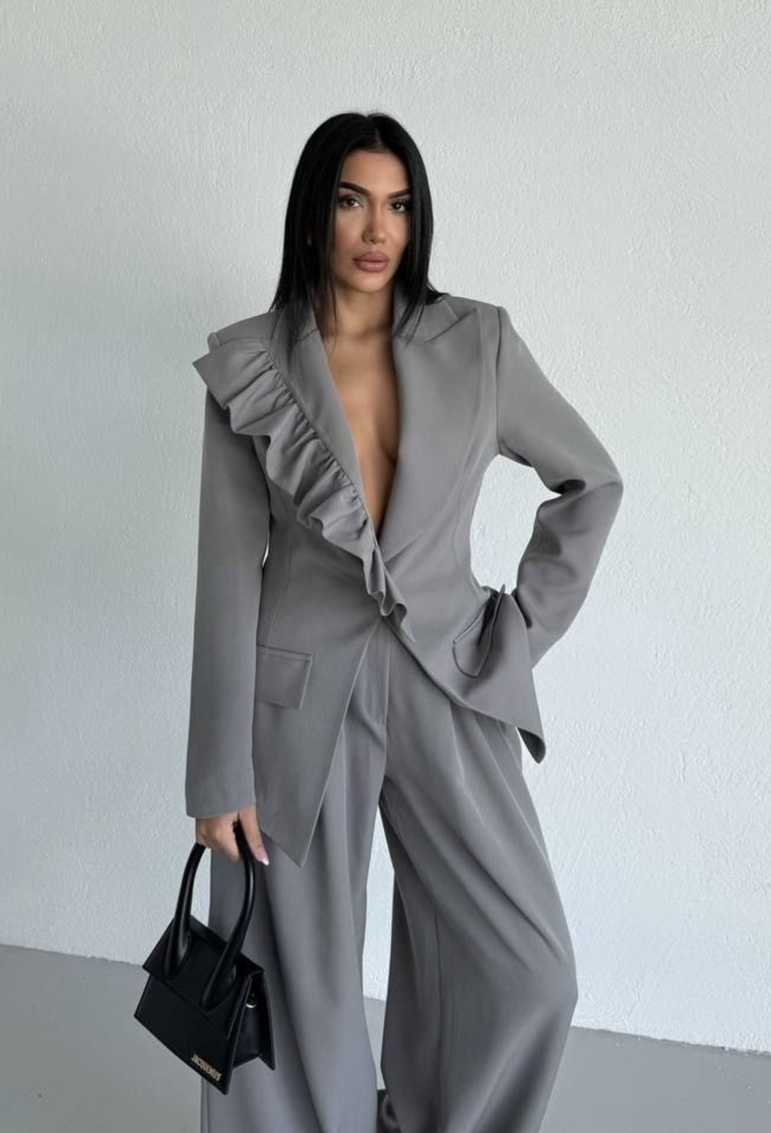 “ Grey Statement” – костюм сако и панталон